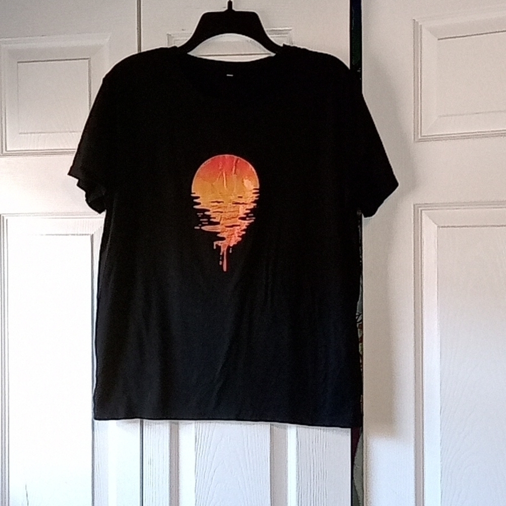 Shein black moon drip cropped tee shirt - Picture 4 of 5